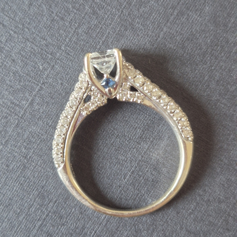 โจ Vera Wang Love Collection Engagement Ring โ Appraised at $6,280 โจ - Picture 1 of 5